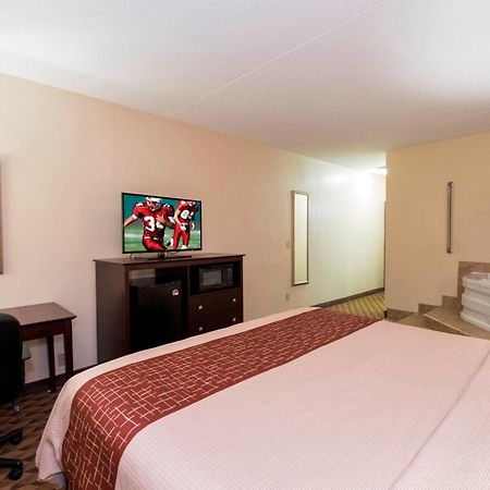 Red Roof Inn & Suites Cincinnati North-Mason Extérieur photo