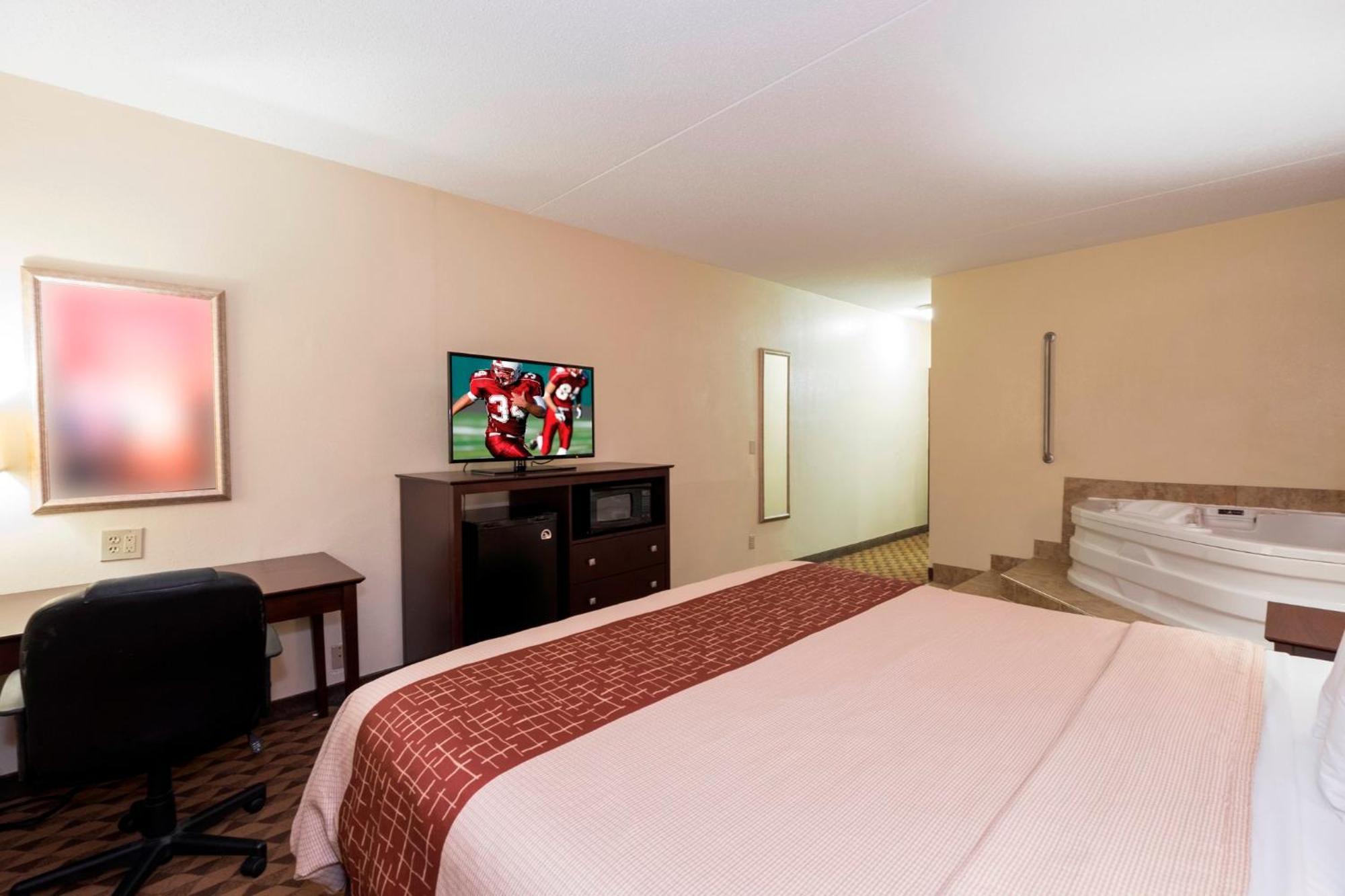 Red Roof Inn & Suites Cincinnati North-Mason Extérieur photo