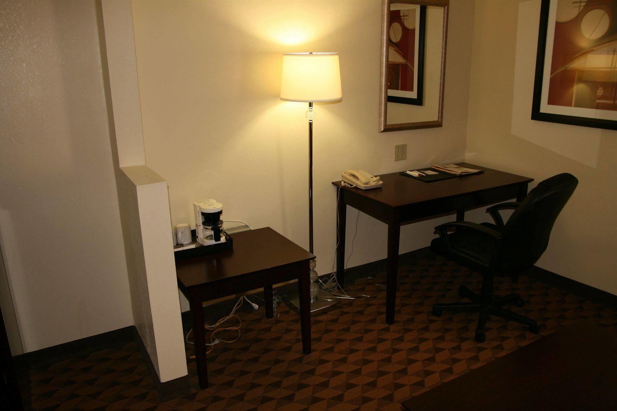 Red Roof Inn & Suites Cincinnati North-Mason Extérieur photo